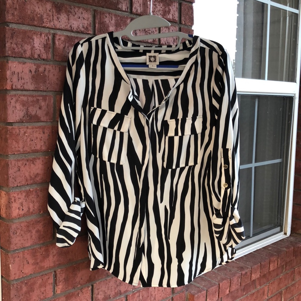Black and white print 3/4 sleeve top